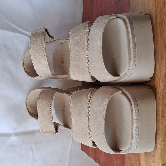 UGG New Height Beige Platform Sandals 9.5 - Picture 6 of 10